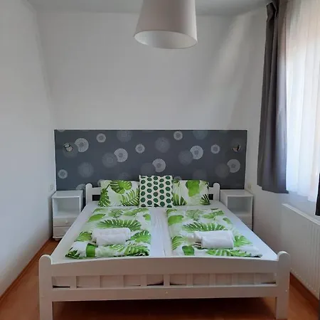 Gabi Apartmanhaz *