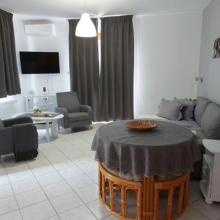 Apartman Gabi Appartementhaus Mit Jakuzzi, Sauna Und Stand Up Paddle Board