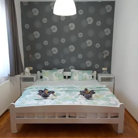 Gabi Apartmanhaz * Balatonlelle