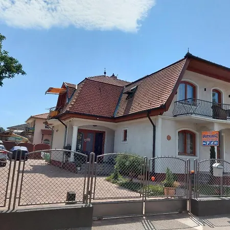 Gabi Apartmanhaz Apartment Balatonlelle