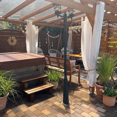 Gabi Appartementhaus Mit Jakuzzi, Sauna Und Stand Up Paddle Board * Balatonlelle