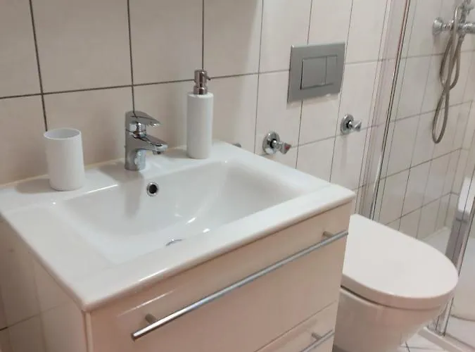 Gabi Appartementhaus Mit Jakuzzi, Sauna Und Stand Up Paddle Board Apartament Balatonlelle