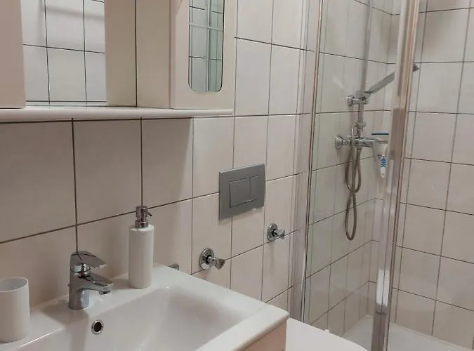 Apartament Gabi Appartementhaus Mit Jakuzzi, Sauna Und Stand Up Paddle Board Balatonlelle