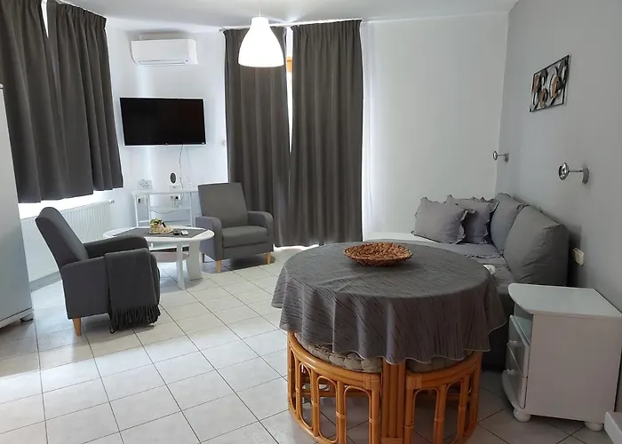 Apartament Gabi Appartementhaus Mit Jakuzzi, Sauna Und Stand Up Paddle Board