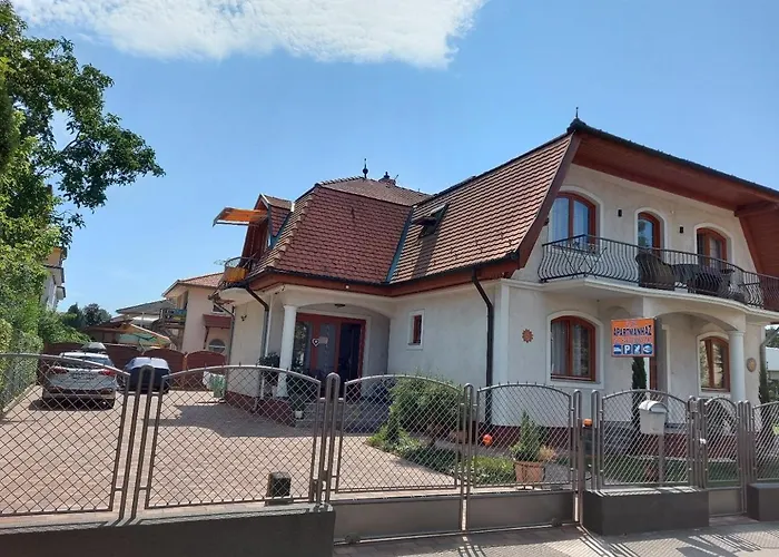 Gabi Appartementhaus Mit Jakuzzi, Sauna Und Stand Up Paddle Board Apartament Balatonlelle